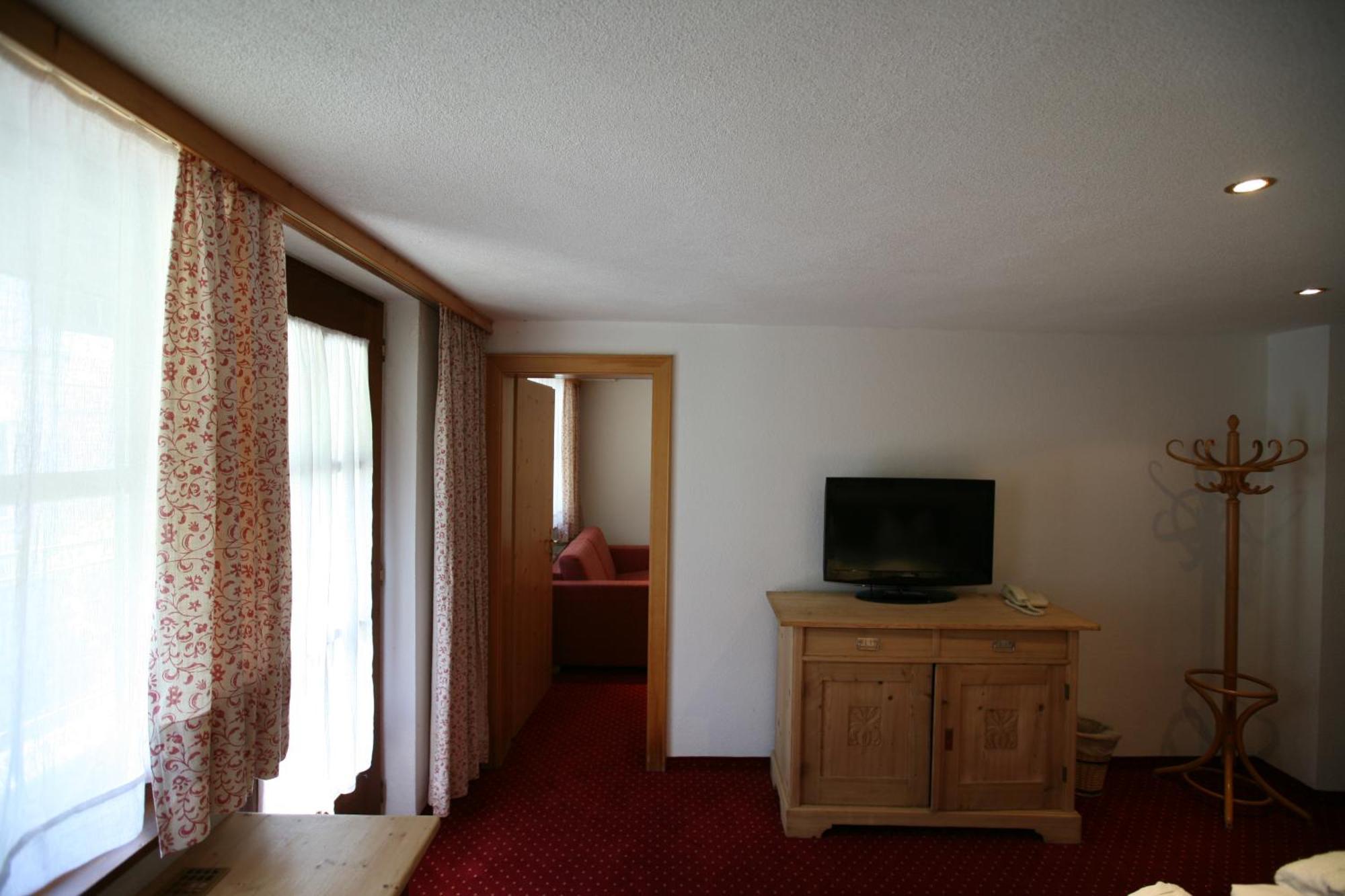 Bio-Hotel Saladina Gaschurn Cameră foto